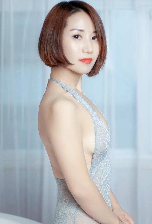 秋霞福利亚洲
