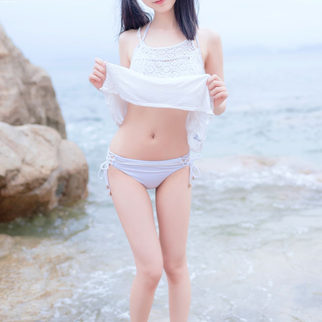 三个男人躁我一个爽公交车上