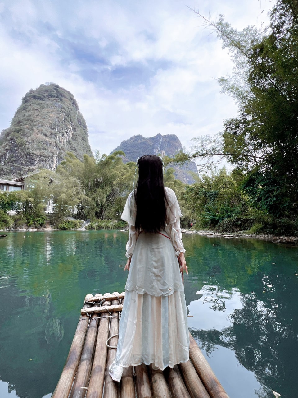 亚洲欧美另类视频