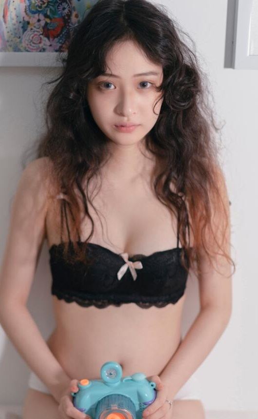 娇妻被黑人贯穿到尖叫视频