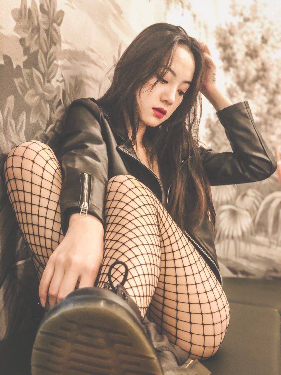冲破丫头坚韧的薄膜的视频