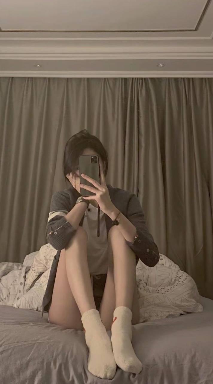 午夜寂寞看国产青楼直播