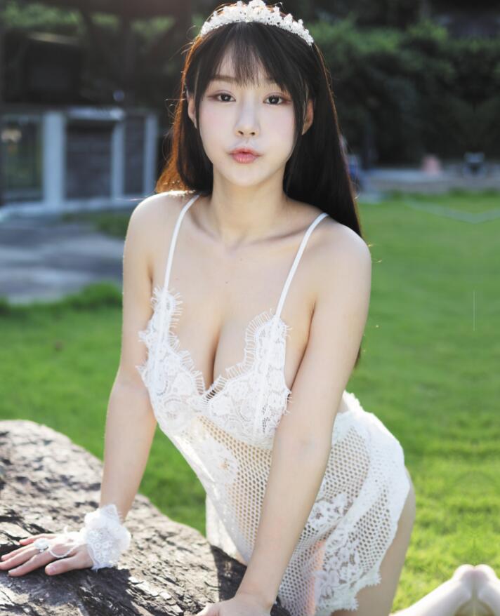 午夜国产免费视频