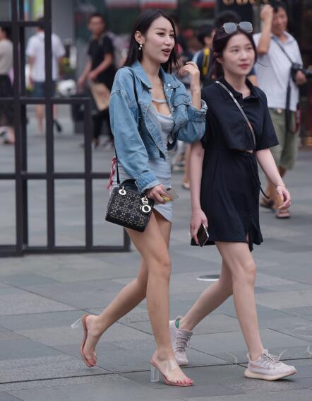 亚洲 久久 综合小说