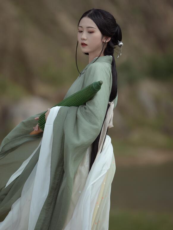 免费播放男人添女人下边