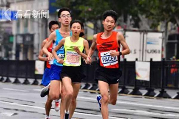 HD 3.5分 海豹突击队VS丧尸 个很棘手的黑是一手党首领連續劇