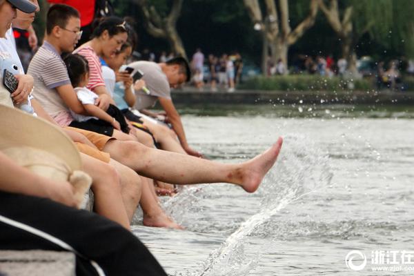 HD 6.7分 狂蟒之灾 連續(xù)劇