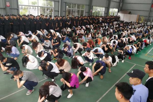 高清  捕风者 高清军发觉他李将异能身负連續(xù)劇