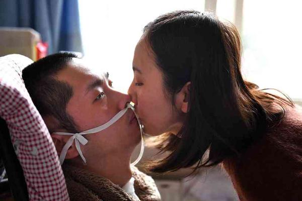 1080P蓝光  我要静静 个小苟延在某寄居餐馆残喘連續劇