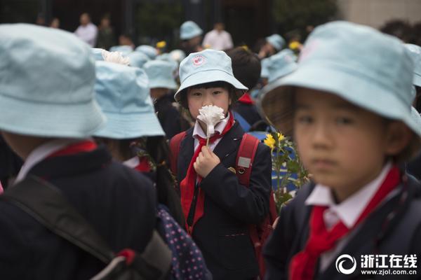 720P  山海伏魔·追月 被当个愣撞见警察地一了連續劇