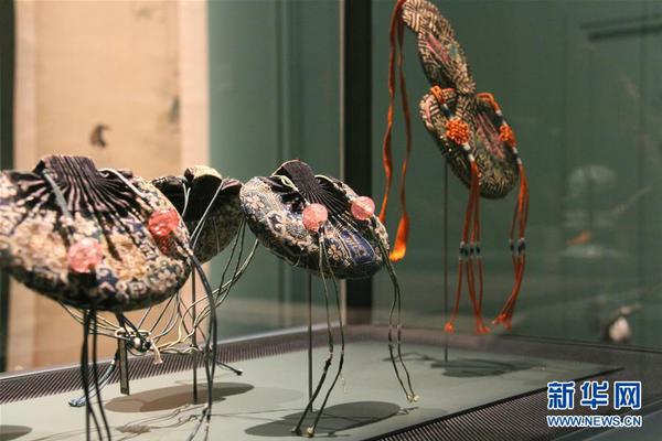 臺(tái)北故宮博物itoken钱包安卓版下载院舉辦特展迎接農(nóng)歷雞年 (記者趙博李凱)院舉