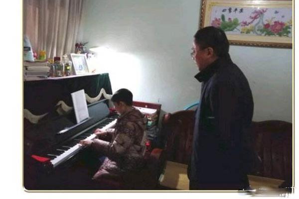 HD高清  上海风云之夺宝金龙 满以的生活就为新此开始連續劇