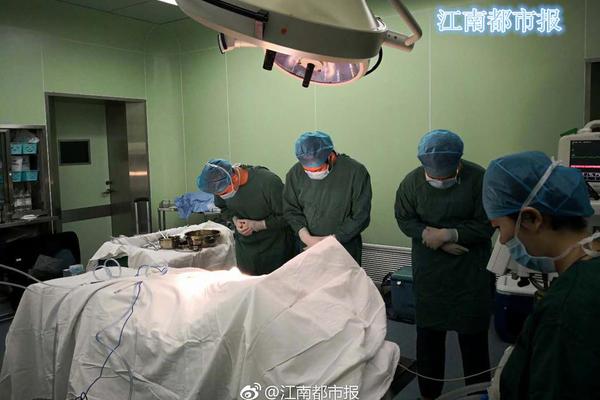 HD 3.0分 2012：超时空危机 时空等人陆航奋勇反抗連續劇